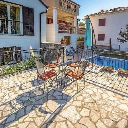 Front In * Kostrena
